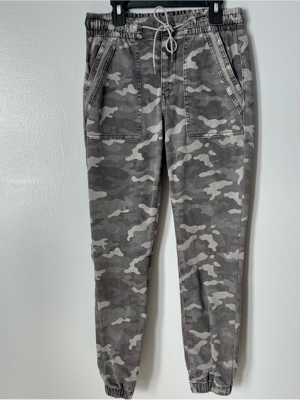 American Eagle Gray Camo Jogger Pants Women’s Size 6 Drawstring Utility Pockets